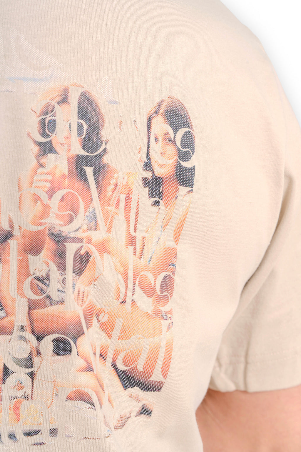 Gros plan sur l'impression arrière du t-shirt La Vita è Bella - qualité premium